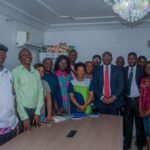 Visite officielle du Directeur des relations avec l’OIF au Cameroun : Hervé Nguenkam reçu au siège de l’APADIME à Douala