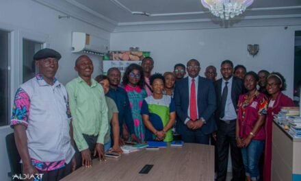 Visite officielle du Directeur des relations avec l’OIF au Cameroun : Hervé Nguenkam reçu au siège de l’APADIME à Douala