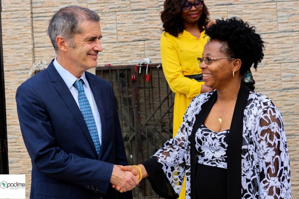Le Réseau APADIME remercie chaleureusement le Consulat général de France à Douala Jean-Charles Ledot pour cette visite et pour la qualité des échanges.
